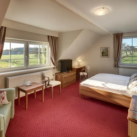 Kolonie Hotel Křivoklát