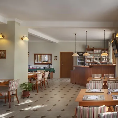 Kolonie Отель 3*